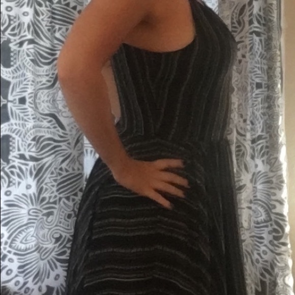 Large flowy Pixley dress. - Picture 6 of 8